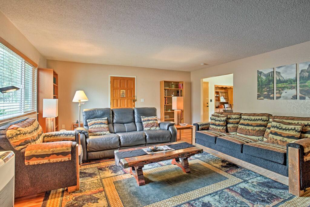 The sofa can be transformed into a queen-sized bed to accommodate 1-2 guests.