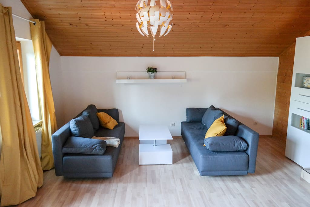 Wohnzimmer mit 2 Schlafsofa