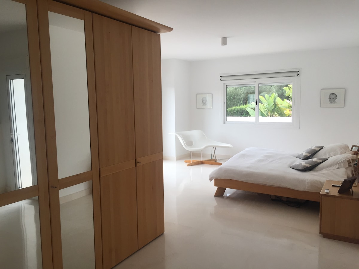 Main Suite - upstairs