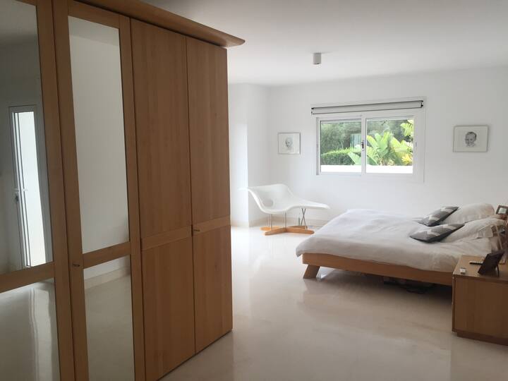 Main Suite - upstairs