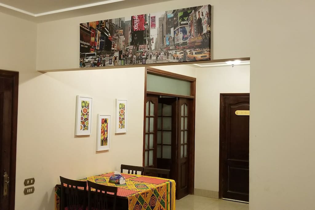 4 seats dinning table