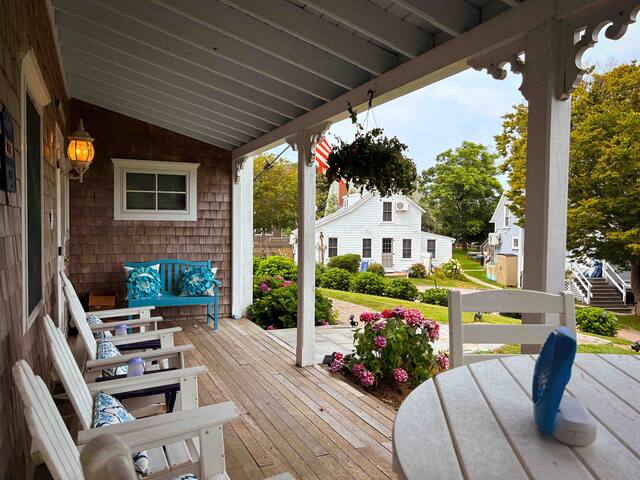 Windrose walk to town & Beach! gallery image 4