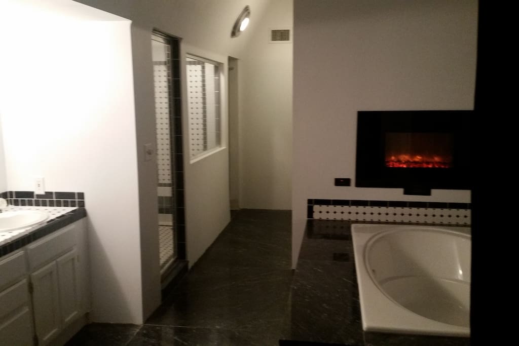 Master Bath with Sunken Jacuzzi Tub, Double Sink Vanity and Walk-in 8' Shower