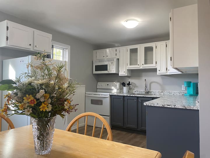 Little bit of bliss 2 bedroom suite Guest suites for Rent in