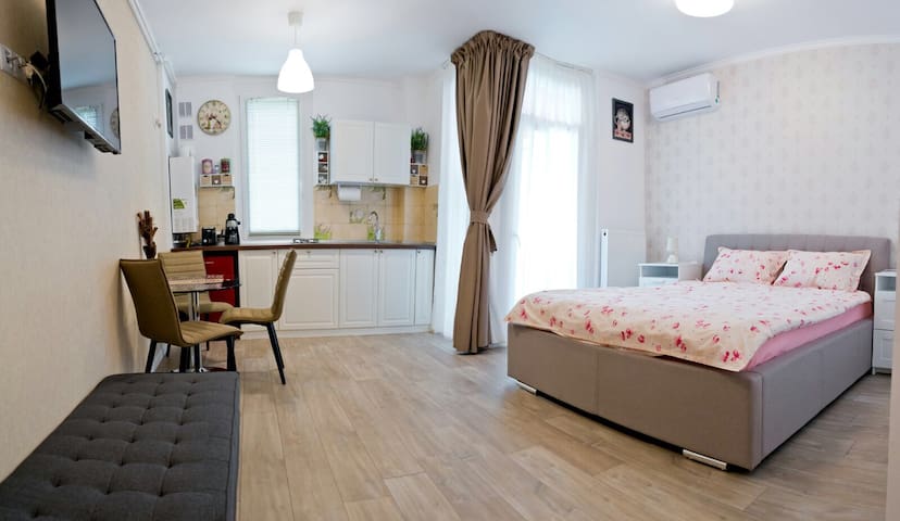 Boutique Studio