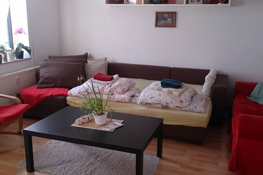 Unsere Wohnlandschaft bietet ausgeklappt Platz für 2 Personen