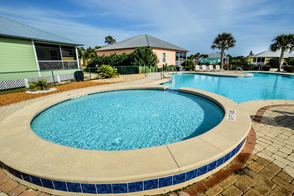 Pool,Water,Jacuzzi,Tub,Resort