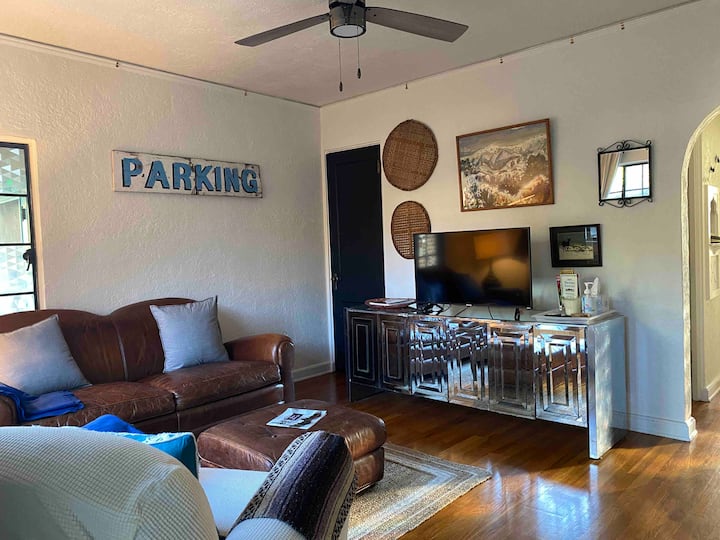 The Walton - Your Home Away From Home - 1930s Apt - Silver City, NM