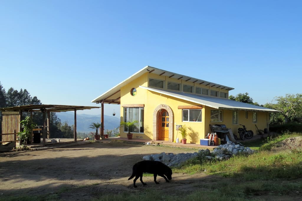 vista de la casa de rancho