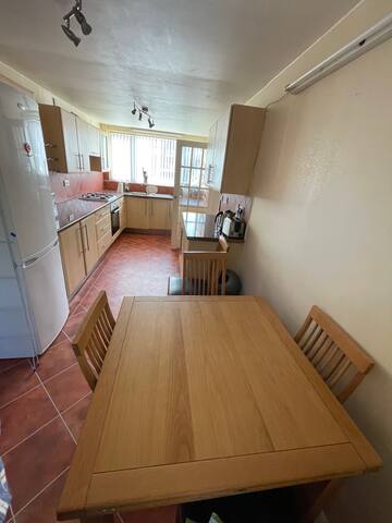 3 bedroom house in Burnage gallery image 5