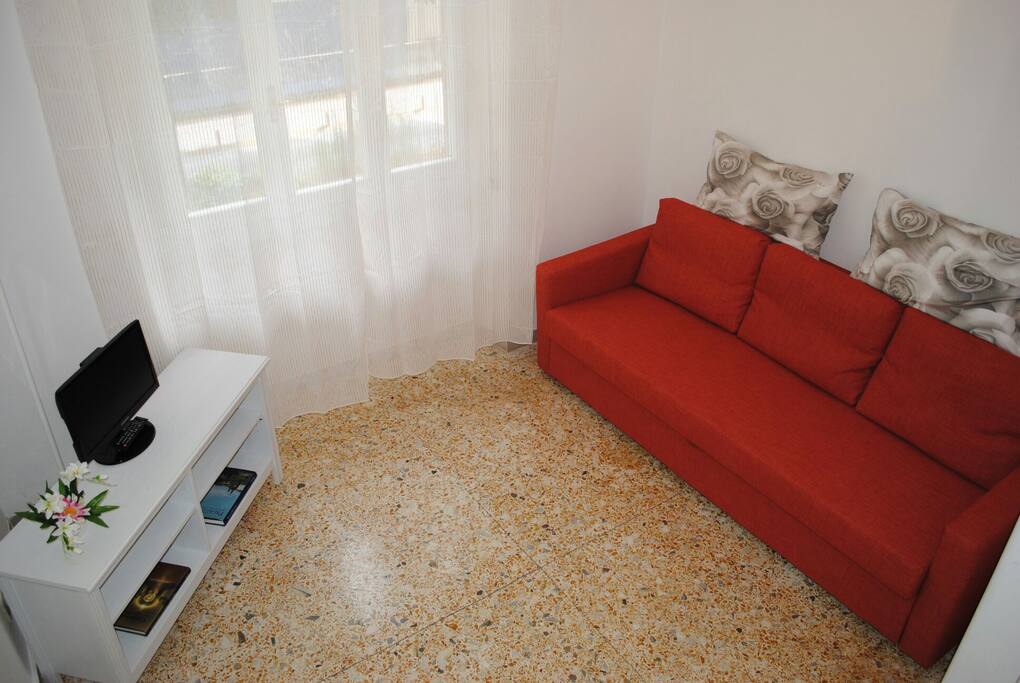 Salotto divano/letto
TV