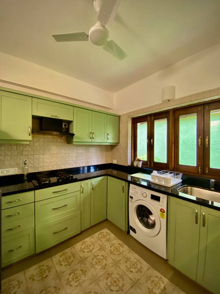 Full kitchen image 3
