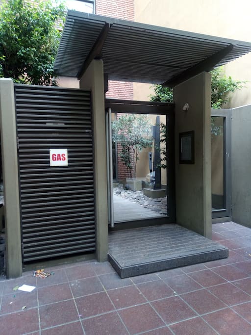 Puerta del edificio
