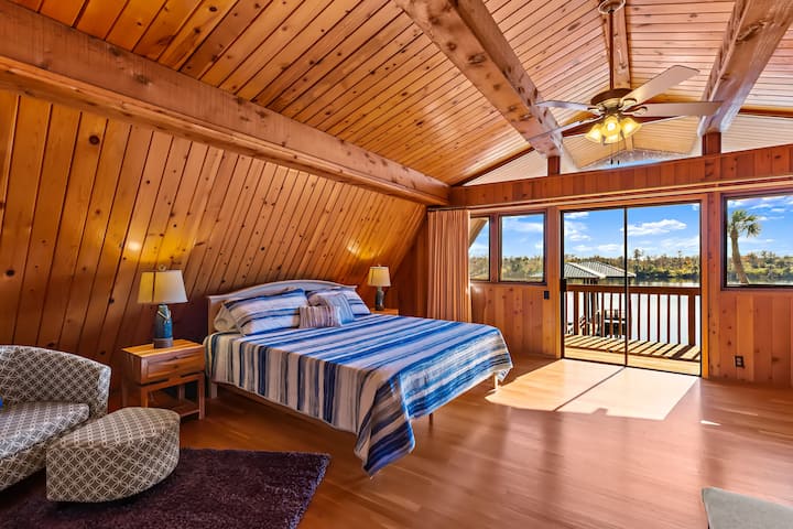 Master Bedroom (upstairs)