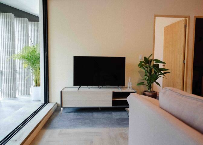 Mr. W | Explore the Iconic Roma | 2BR | Balcony gallery image 5