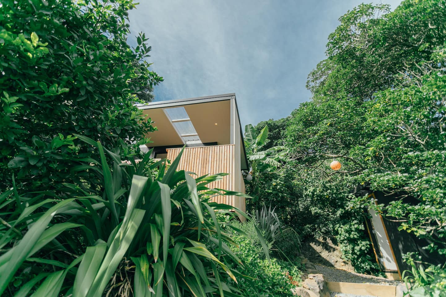 Piha Hut 4