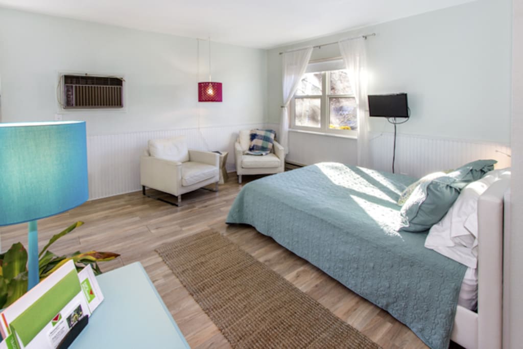 Spacious apartment with over 500sq feet to call home.