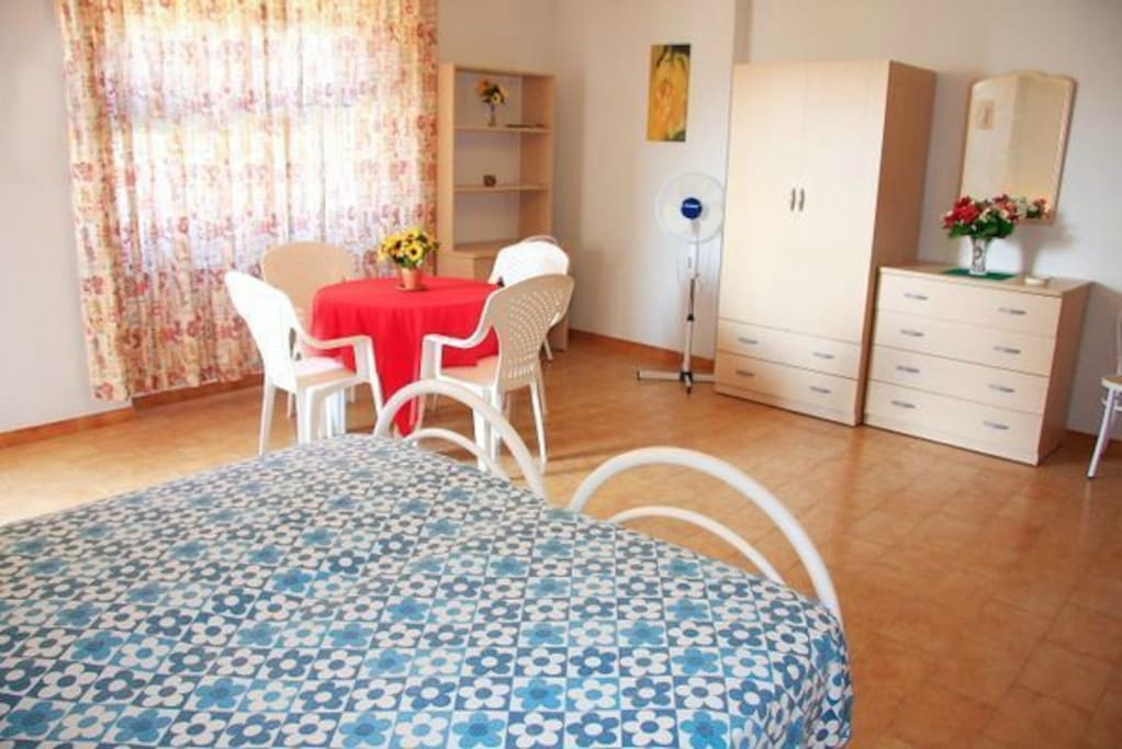 camera con letto matrimoniale