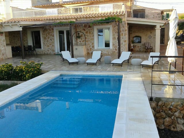 Chalet con vistas a la Bahia de Palma