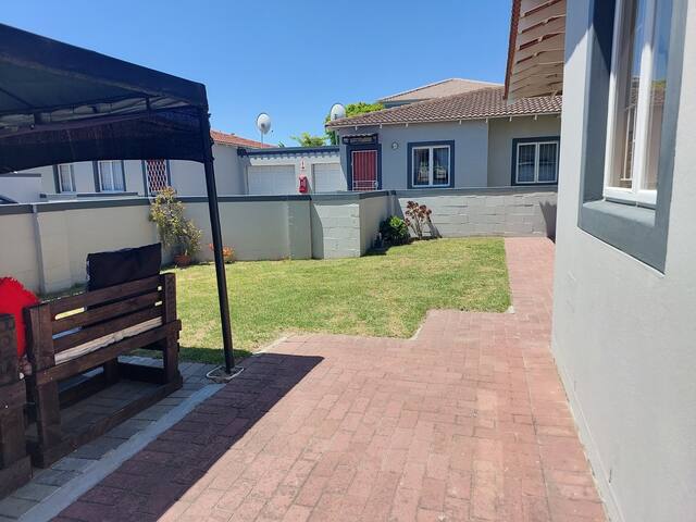 Flower house Entire gallery image 3