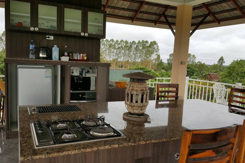 Top floor - Chef's kitchen fully equipped
