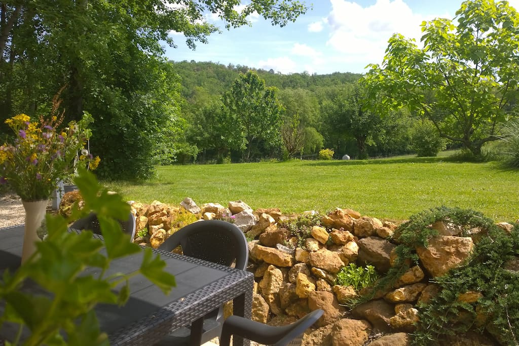 View of the small orchard.
Vue sur le petit verger
