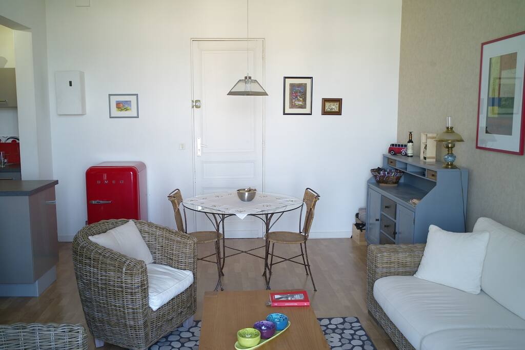LE SALON