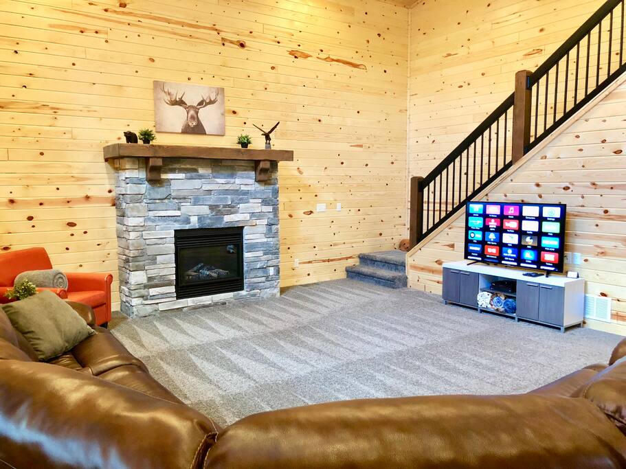 Large TV, Propane Fireplace and the softest carpet on earth.