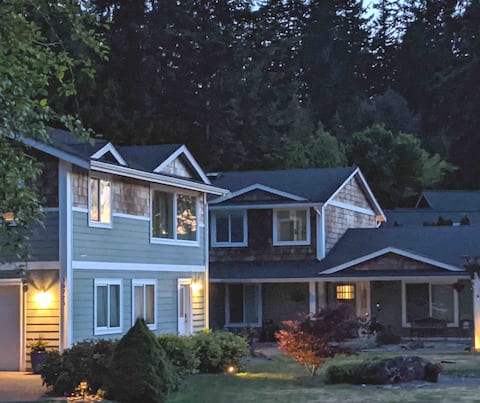 Tide Cove Beach House in Poulsbo