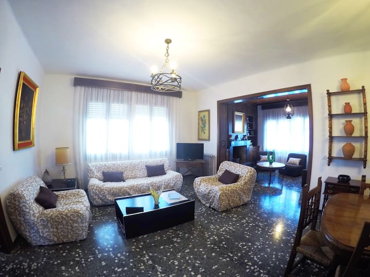 Casa Rural Entreviñedos En Sierra Guara 2.000m2 - Barbastro