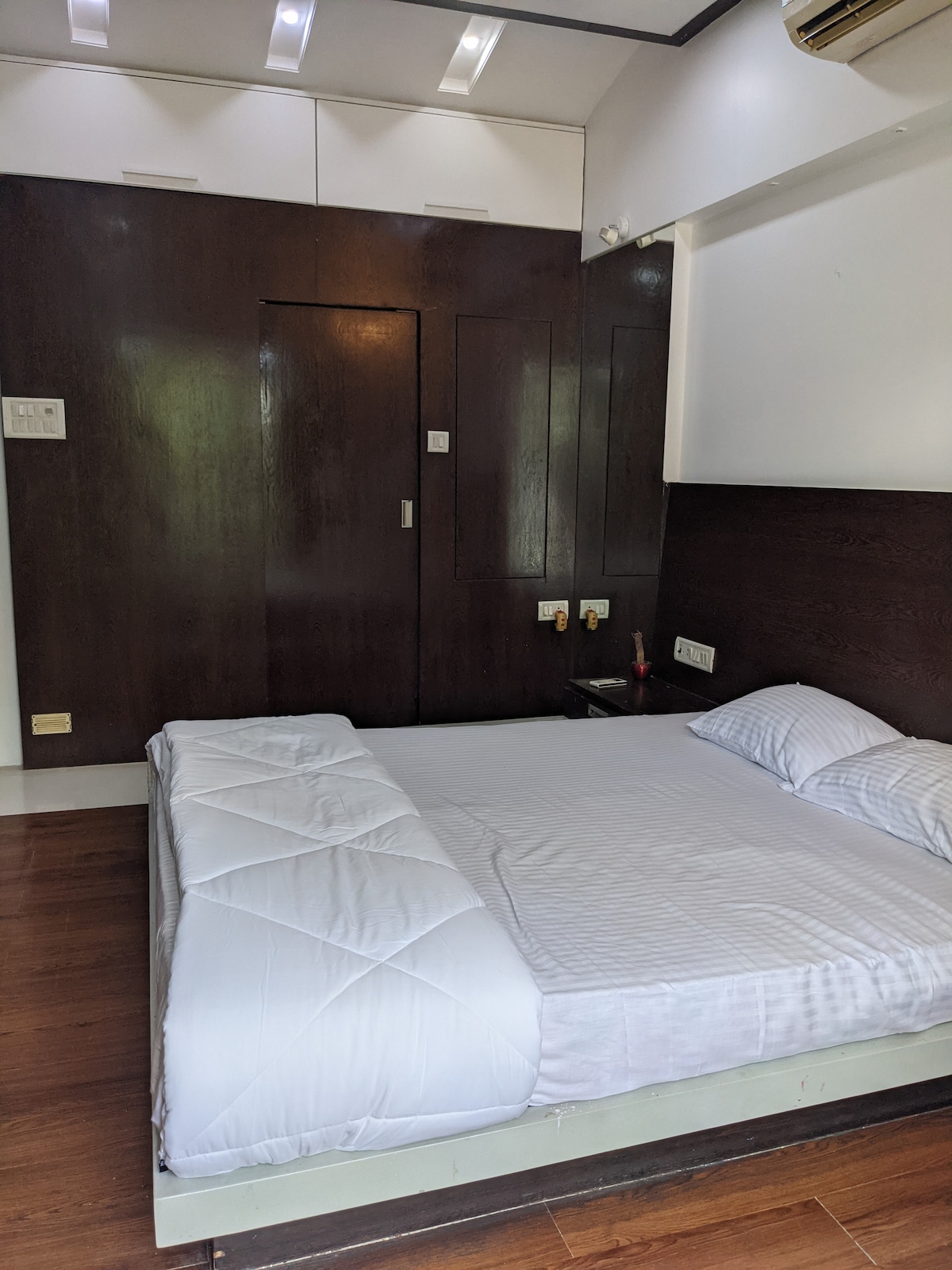 Habitación 2 - Cama suave, sueño de calidad