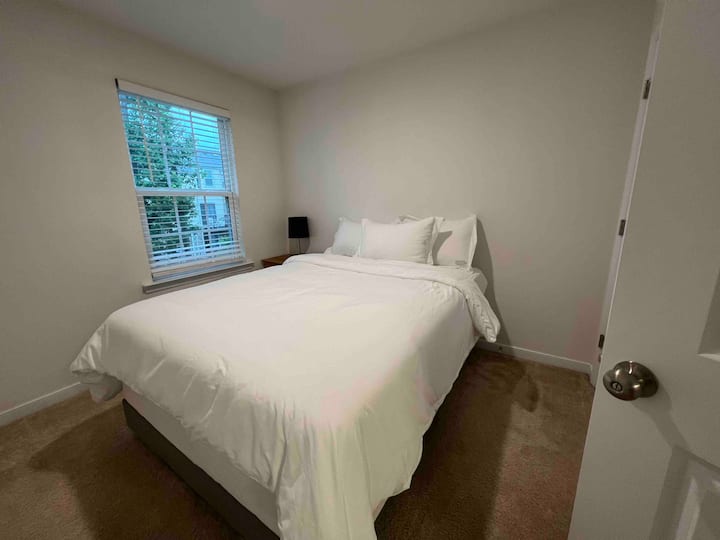 Newly Built Spacious Townhouse near RVA+Short Pump