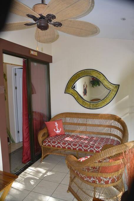 Private screened in front porch.