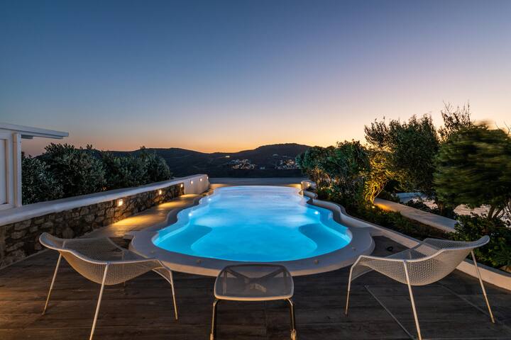 Cycladic luxury and comfort in Kalo Livadi