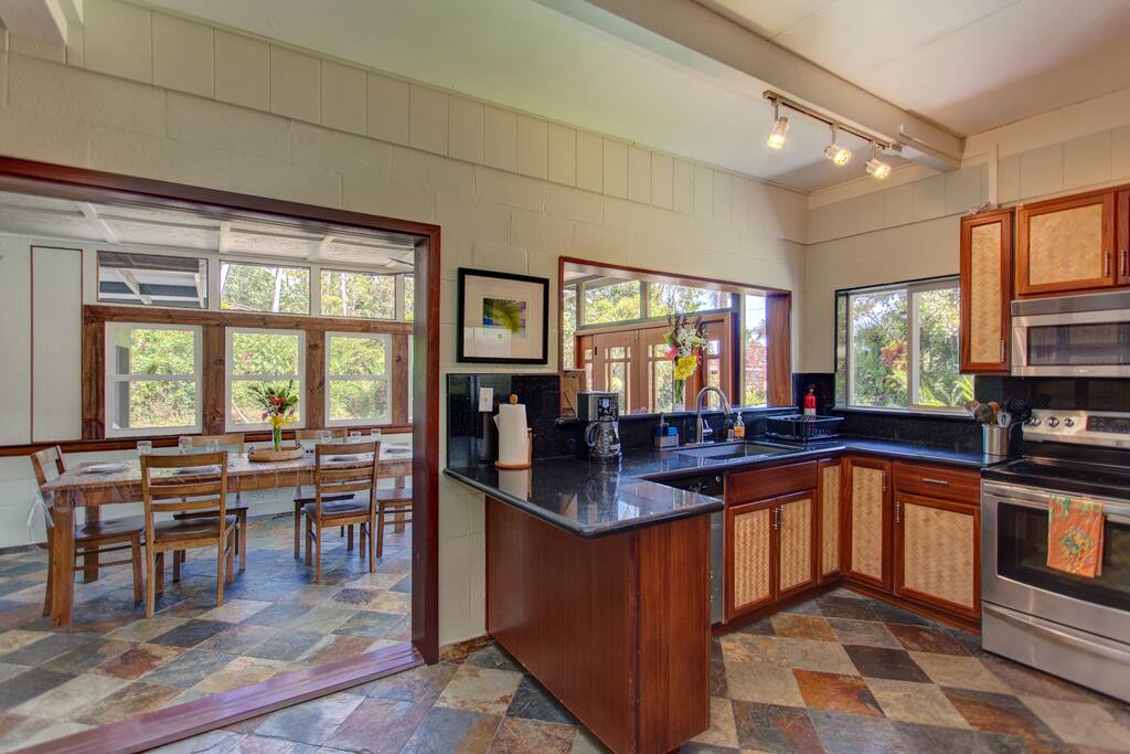 Kitchen (looking into dining room).