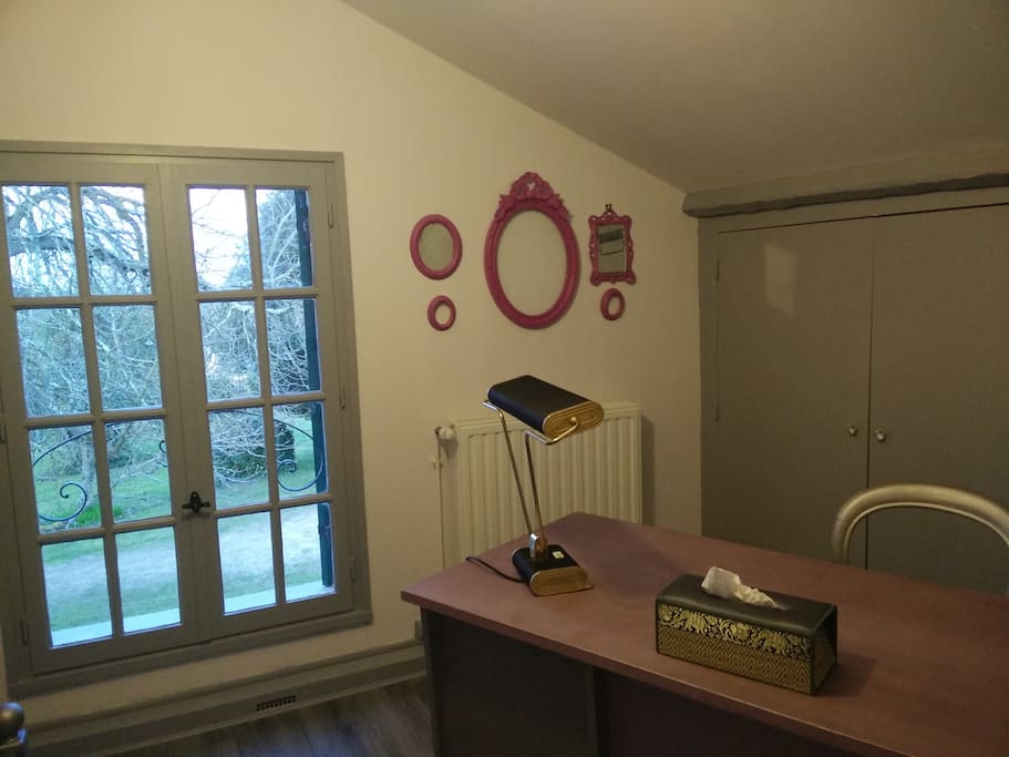 Coin bureau et placards