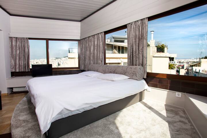 Exclusive Spacious Apt. Expansive City Views. ST8 gallery image 4