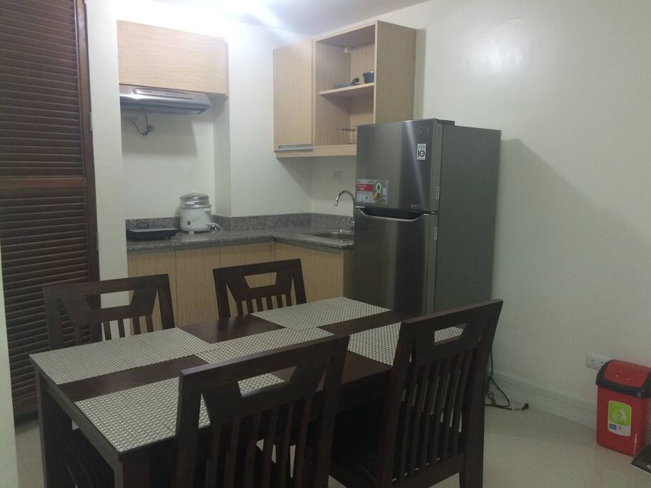 Kitchen & Dining Area