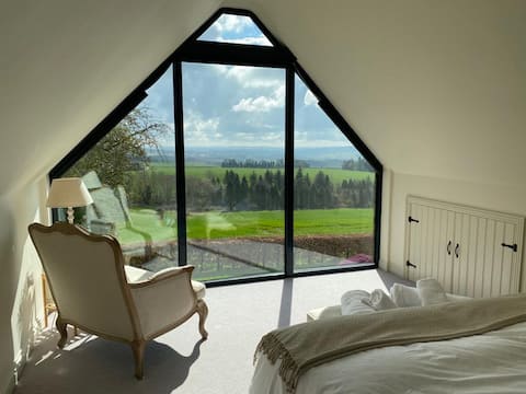 Perkley Retreat - Stunning Views!