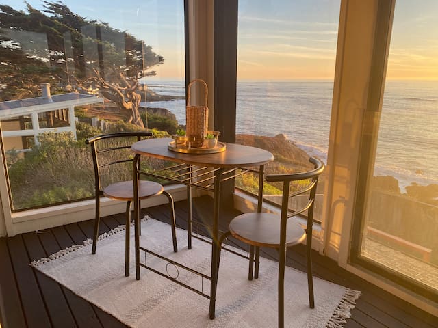 Oceanfront Oasis, Sunsets & Crashing Waves