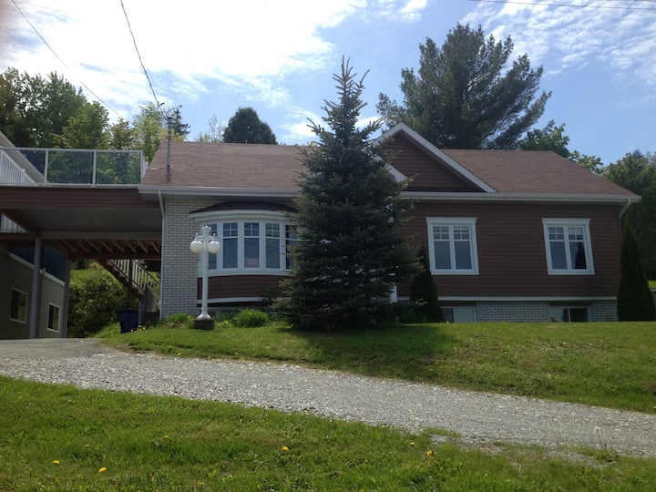 Chalet 1150 pour 16 personnes!! Maisons à louer à SaintFerdinand