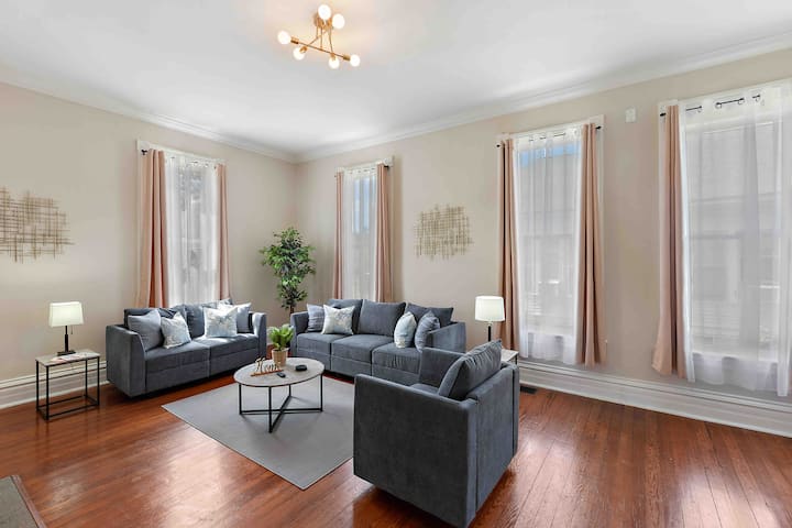 Beach Modern Victorian Retreat,walk To Beach 14ppl - Gulfport, MS