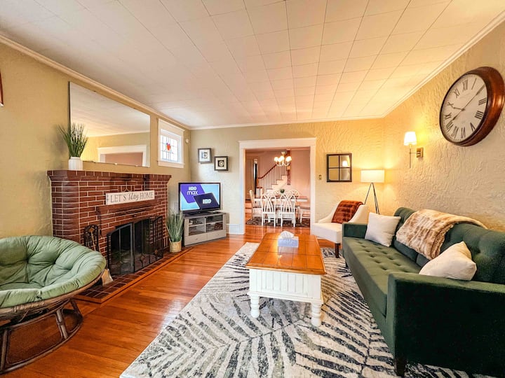 ☆NEW☆Cozy✔WiFi❤HBO Max✔Office ☆Clean!