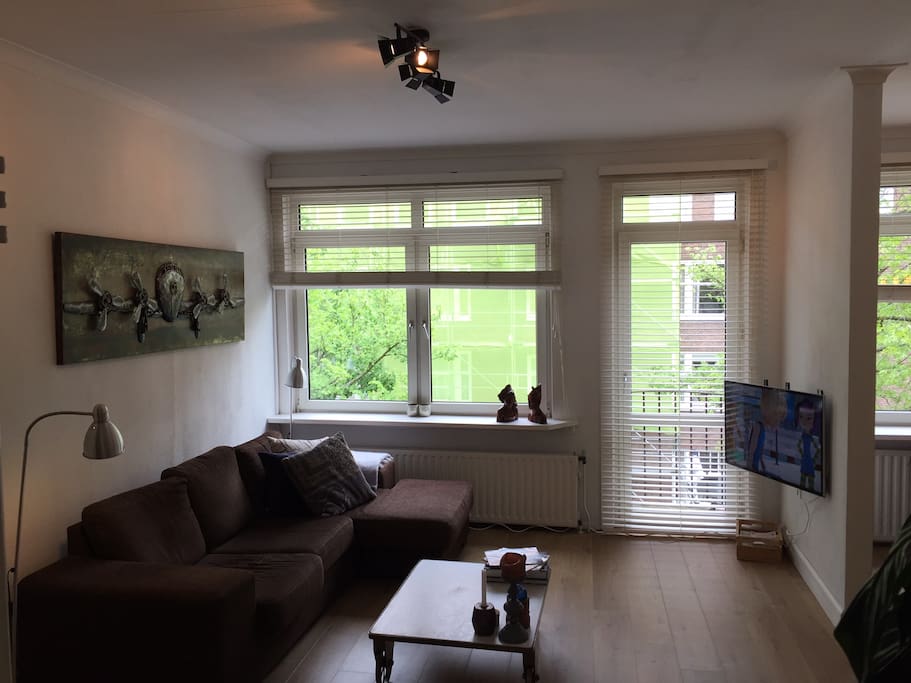 Living room (2-3)