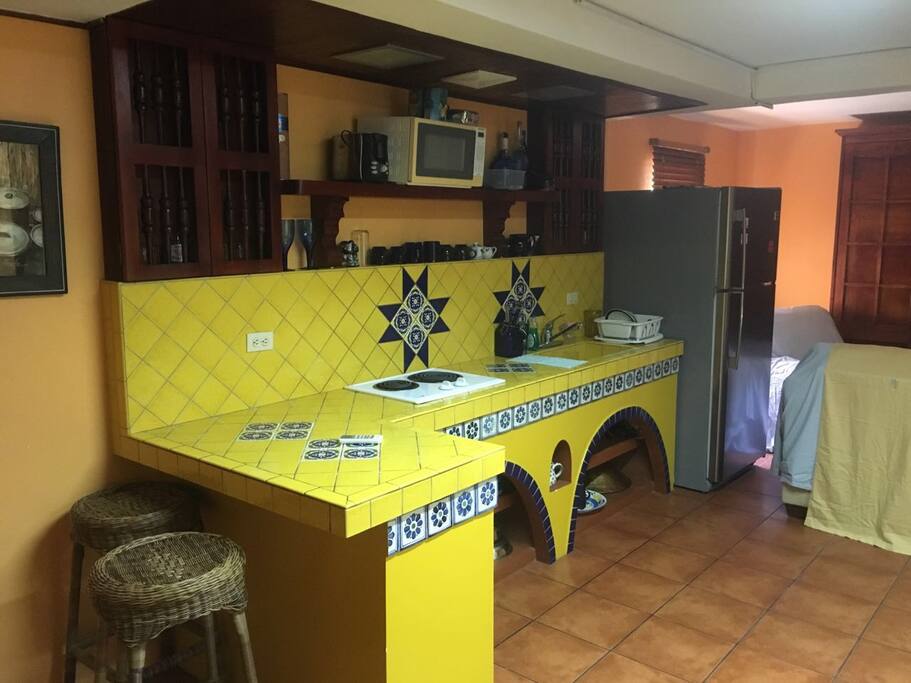 Apt. Kitchenette