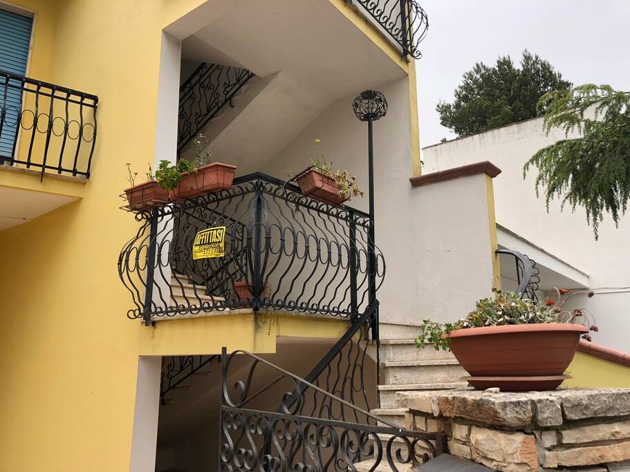 Ingresso (entrance)