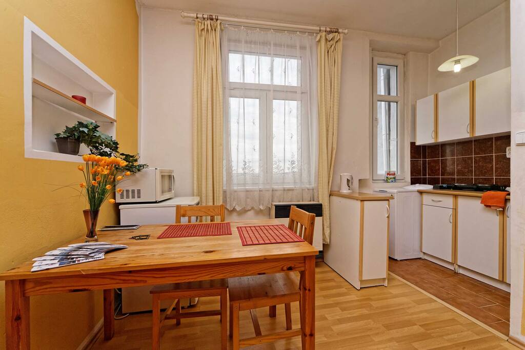studio - kitchenette