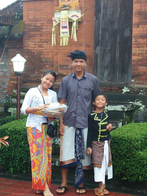 Trisna,Wahyu,and Junior (children's host)
