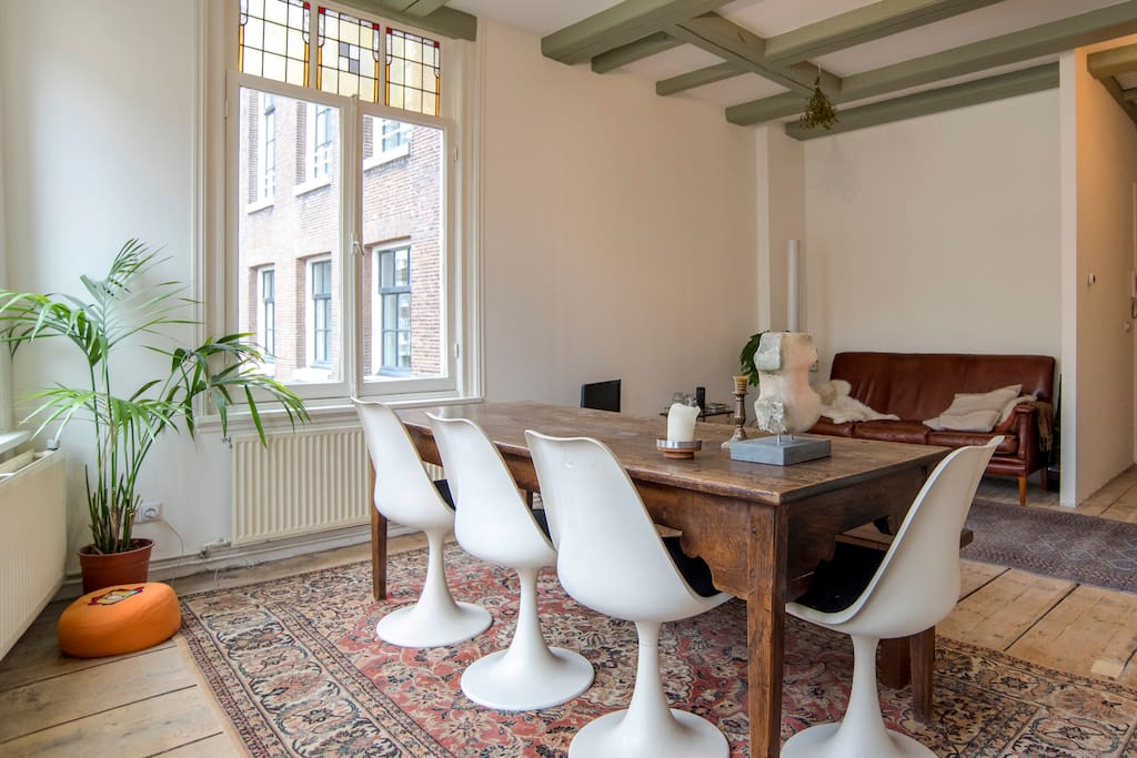 Experience living in a real old Amsterdam canal home.