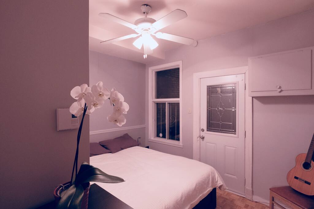Bedroom with queen bed